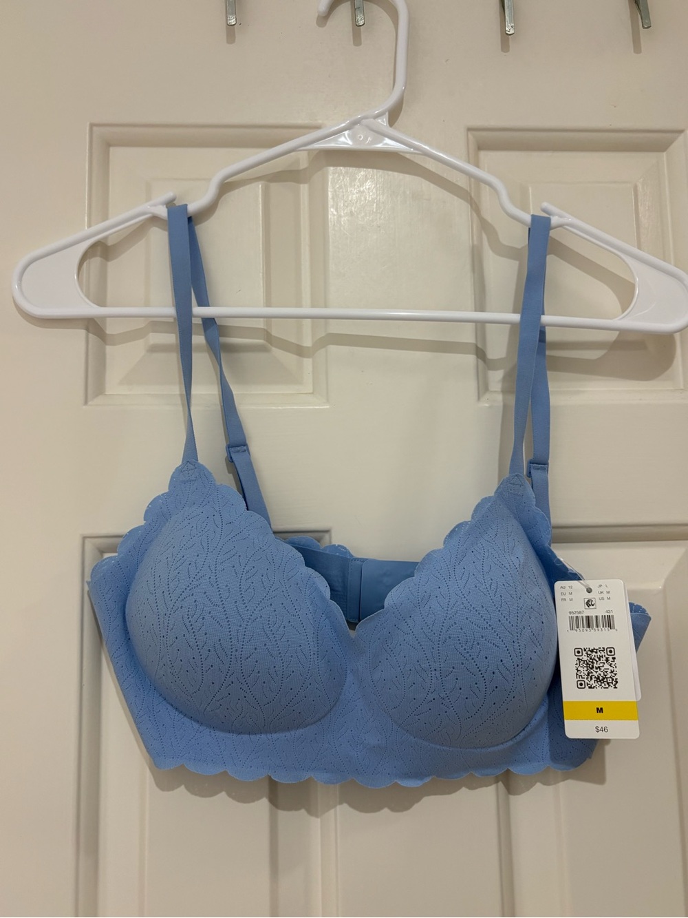B. Tempt’d NWT Light Blue Lace Bra with Scalloped Edge and Adjustable Straps